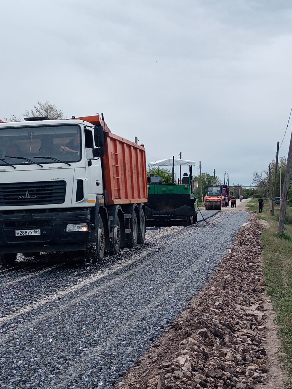 Ремонт дорожного полотна на улице Советская с. Новорепное.